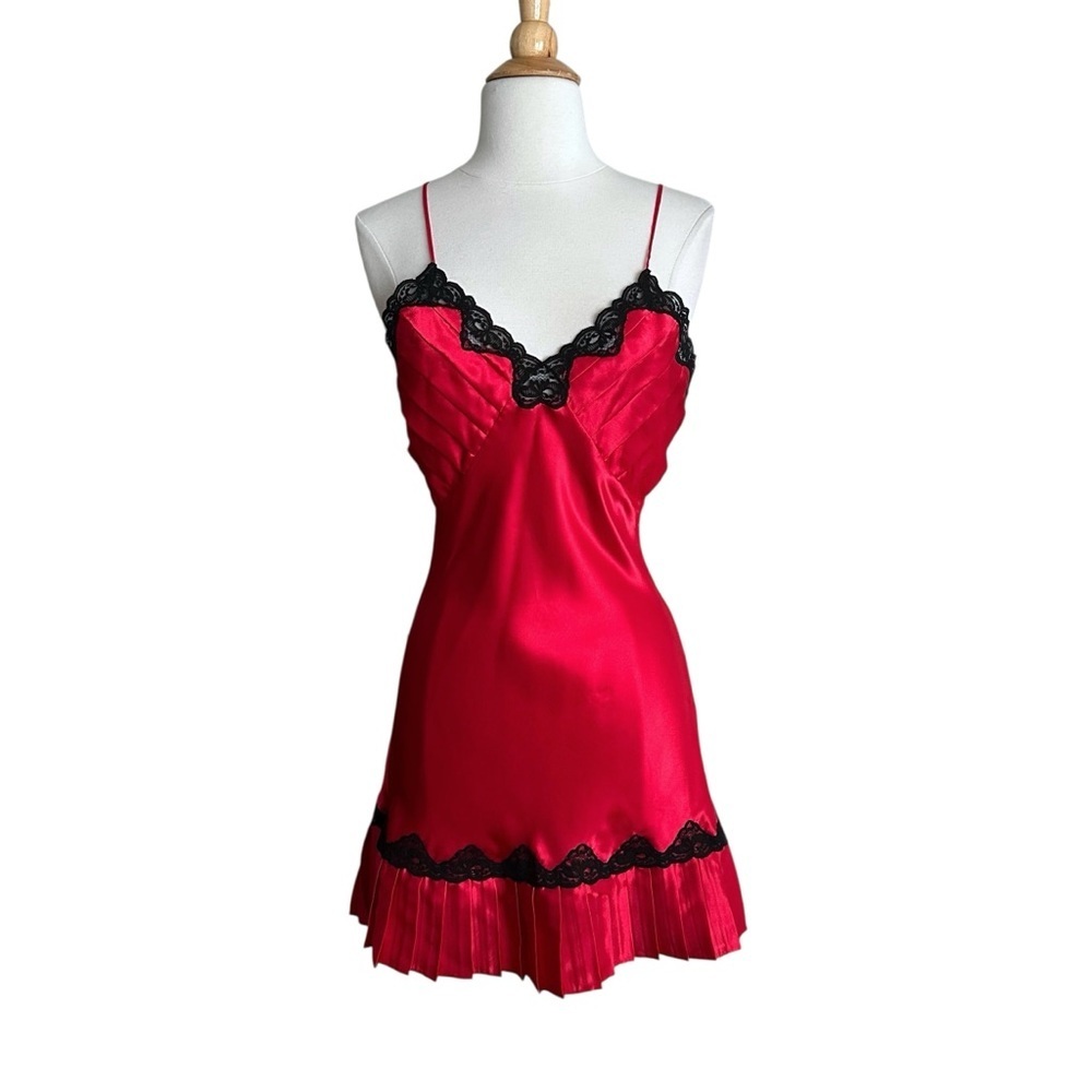 Vintage VICTORIA’S SECRET Gold Label Red Satin Lace Slip Dress Y2K Lingerie S‎